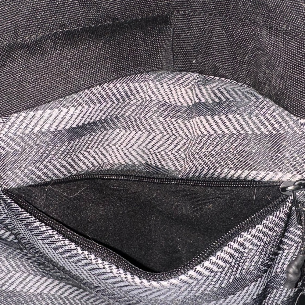 Adidas back pack - Picture 3 of 7